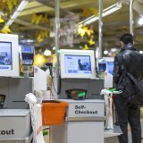 Migros étend l'option de payer une contribution climatique volontaire aussi en magasin (archives).